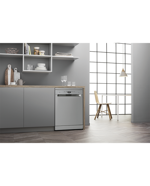 MÁQUINA DE LAVAR LOUÇA HOTPOINT - HFC 3C26 CW X MÁQUINA DE LAVAR LOUÇA HOTPOINT - HFC 3C26 CW X